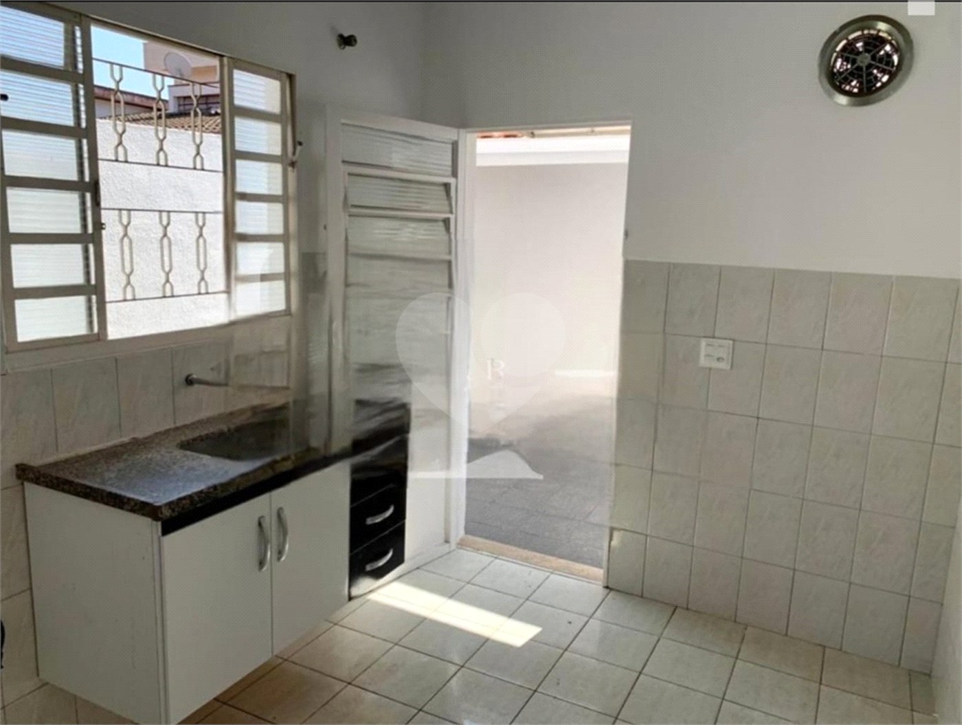 Casa à venda com 2 quartos, sendo 1 suíte,  em Jardim Pitangueiras I, Jundiaí, SP