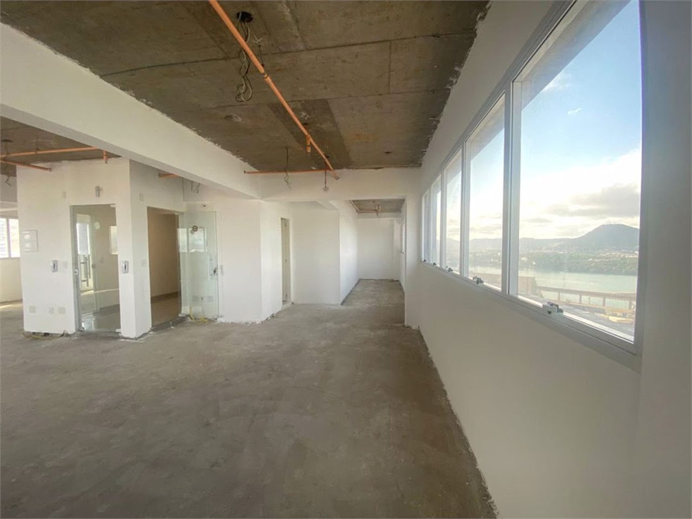 Sala Comercial à venda, Ponta da Praia, Santos - SA0100.