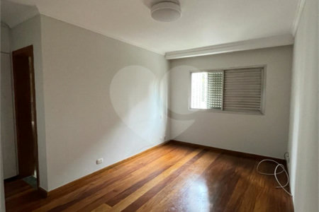 Apartamento à venda com 3 suítes em Aclimação, São Paulo, SP