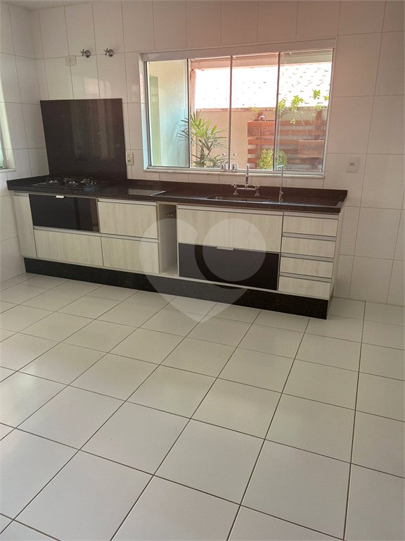 Casa à venda com 3 suítes no condomínio Terras de São Francisco, Vinhedo - SP