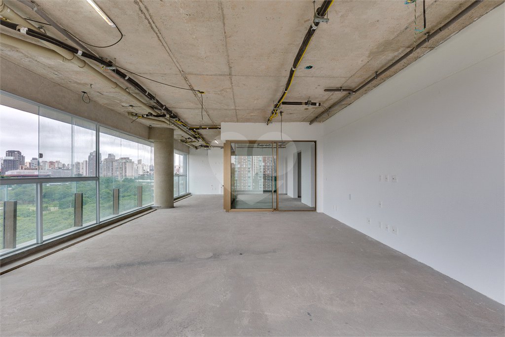 Apartamento à venda com 4 suítes em Moema, São Paulo, SP