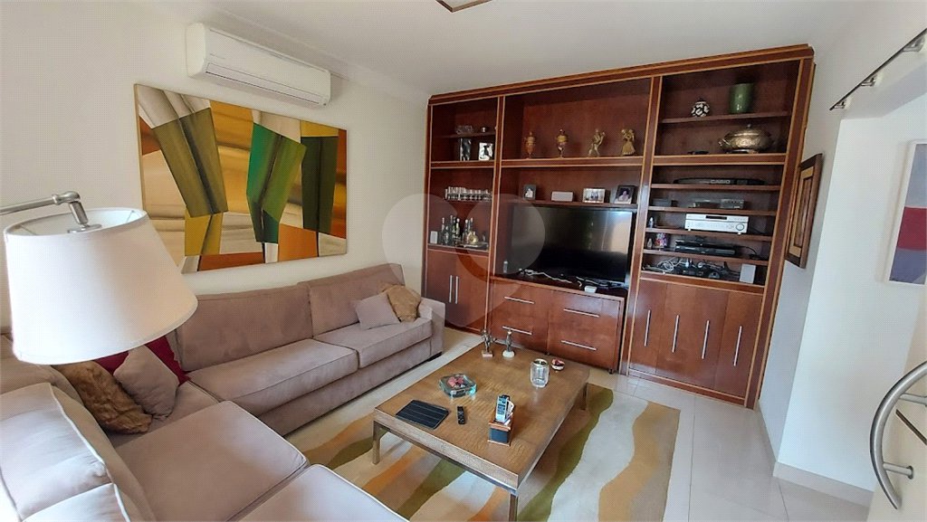 Casa à venda com 4 suítes no condomínio Osato, Atibaia - SP