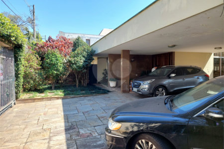 Casa à venda com 3 suítes em Jardim Leonor, São Paulo, SP