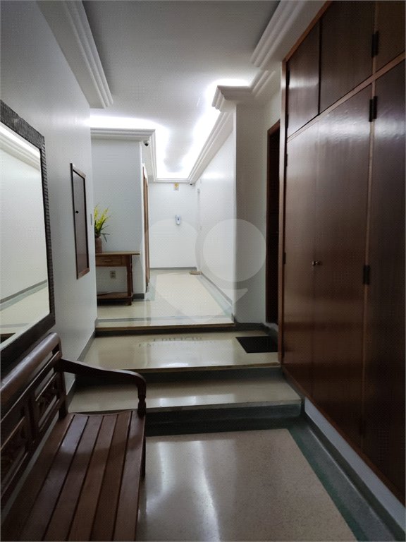 Apartamento para venda e locação na Aclimação de 108m² com 2 dormitórios e 2 banheiros, varanda