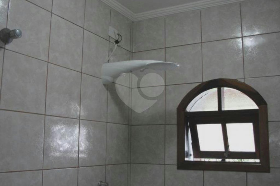 Sobrado à venda com 3 quartos, sendo 1 suíte, em Tremembé, São Paulo, SP