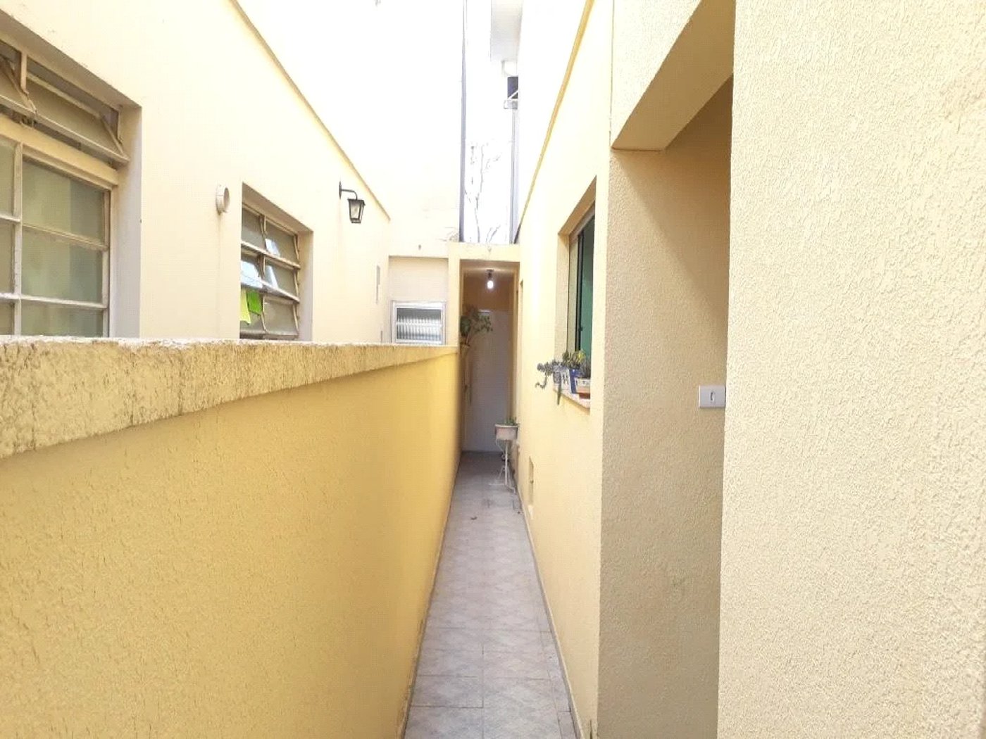 Casa à venda com 3 quartos, sendo 2 suítes, em Cidade dos Bandeirantes, São Paulo, SP