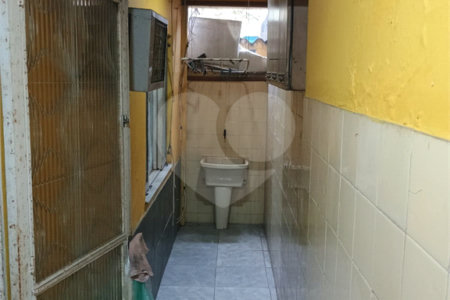 Casa à venda com 5 quartos, sendo 1 suíte, em Bangu, Rio de Janeiro, RJ