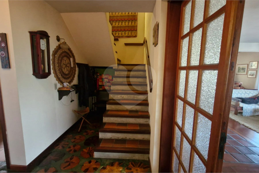 Sobrado à venda com 4 quartos, sendo 1 suíte, em Tremembé, São Paulo, SP