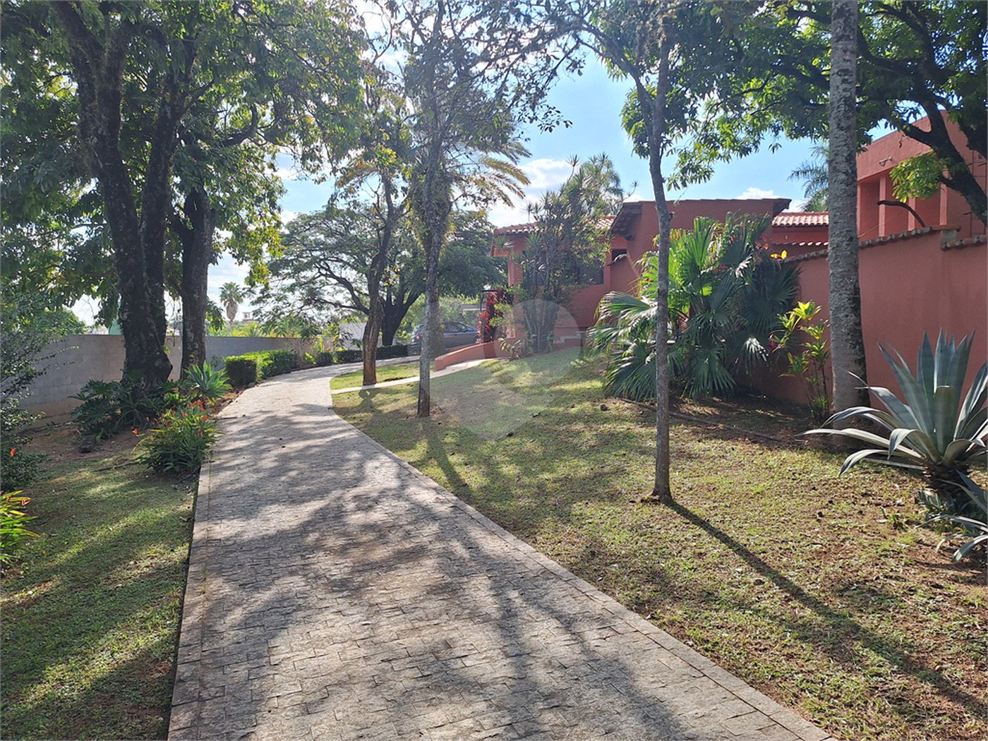 Casa à venda ou para alugar com 4 quartos, sendo 3 suítes, no condomínio Chácara Residencial Santa Maria, Votorantim - SP