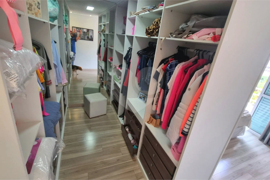 Casa à venda com 3 suítes no condomínio Residencial Cantareira, São Paulo - SP