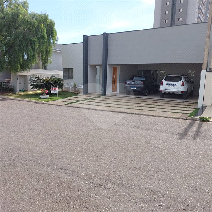 Casa à venda com 4 suítes no condomínio Jardins D'icaraí, Salto - SP