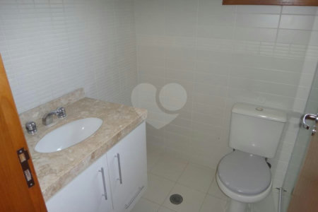 Casa à venda ou para alugar com 4 quartos, sendo 2 suítes, no condomínio Vila Hípica, São Paulo - SP