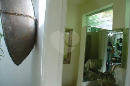 Casa à venda com 4 quartos, sendo 1 suíte, em Brooklin Velho, São Paulo, SP