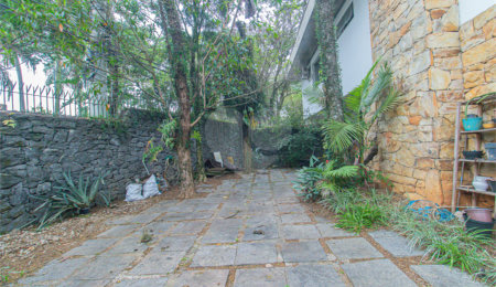 Sobrado à venda com 5 quartos, sendo 2 suítes,  em Granja Julieta, São Paulo, SP