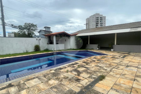 Sobrado à venda com 3 quartos, sendo 1 suíte,  em Jardim Armênia, Mogi das Cruzes, SP
