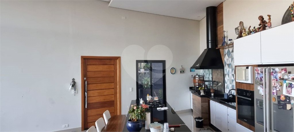 Casa à venda com 4 suítes no condomínio Osato, Atibaia - SP