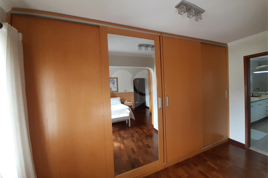 Casa à venda com 4 quartos, sendo 2 suítes,  em Jardim Floresta, São Paulo, SP
