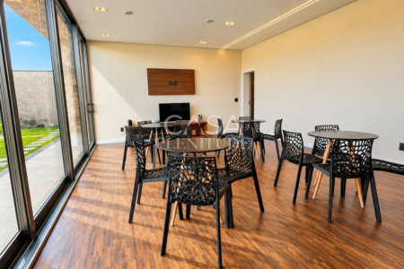 Casa nova no Saint Patrick com 926 m², 5 suítes, elevador e piscina aquecida, saúna em Sorocaba