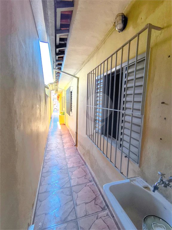 Casa Térrea para Venda – Bairro Vila Avaí, Indaiatuba - com 02 quartos- 01 banheiro-sala -cozinha-quintal e garagem 0 1carro