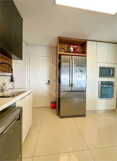 Apartamento de 106 m² no Auge Home Resort, porteira fechada, com 3 dormitórios, 1 suíte, varanda gourmet, 2 vagas, depósito e lazer completo.