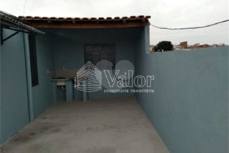 Ótimo salão comercial com uma casa no andar superior