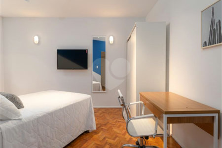 Excelente oportunidade para reformar e ficar com o apartamento dos seus sonhos!