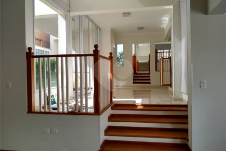 Casa à venda na Saúde c/293m2 - 4 Suítes/4 Salas/3 Vagas na garagem