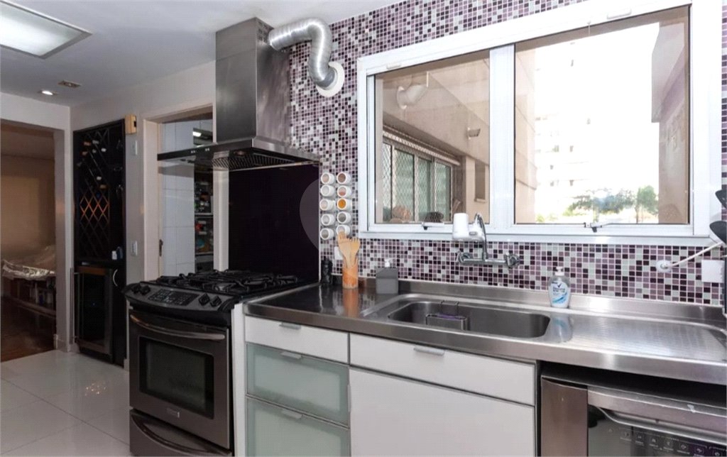 Apartamento para alugar com 3 quartos, sendo 1 suíte, em Água Branca, São Paulo, SP