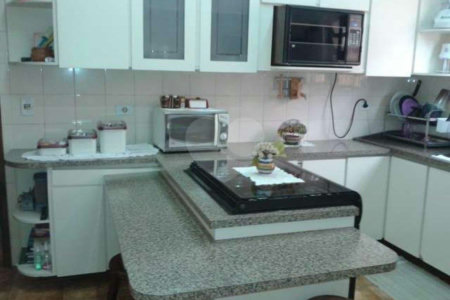 Sobrado à venda com 3 quartos, sendo 1 suíte, em Jardim das Vertentes, São Paulo, SP