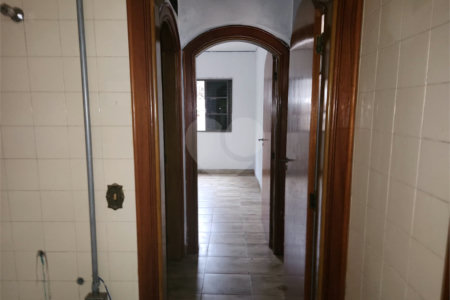 Sobrado à venda ou para alugar com 4 quartos, sendo 2 suítes, no Centro, Araraquara, SP
