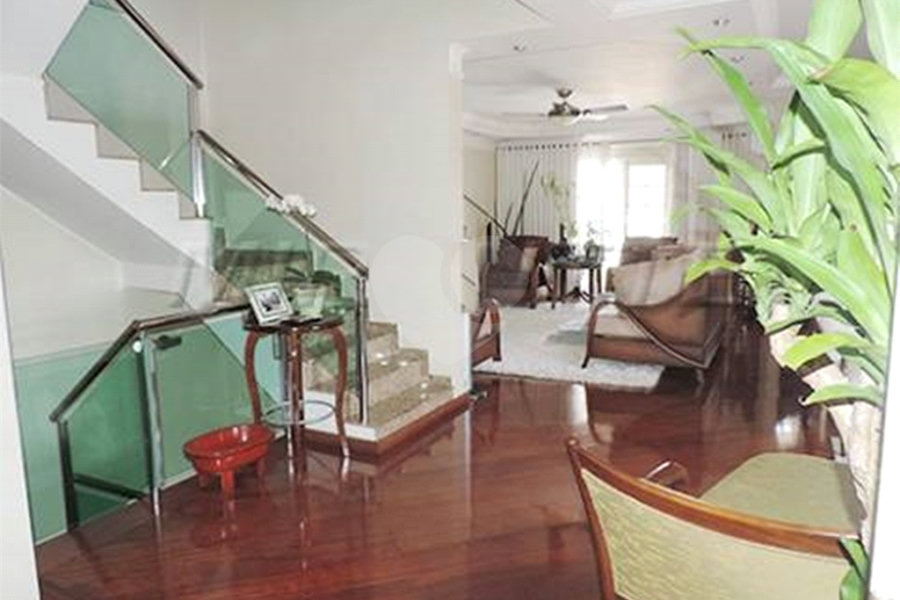 Casa à venda com 4 suítes em Jardim Floresta, São Paulo, SP
