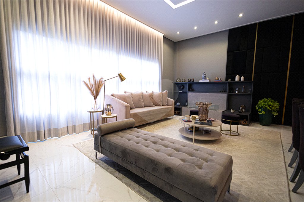 Apartamento à venda com 5 quartos, sendo 4 suítes,  em Parque Reboucas, São Paulo, SP