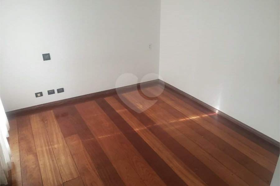 Sobrado à venda com 4 quartos, sendo 2 suítes,  em Tremembé, São Paulo, SP