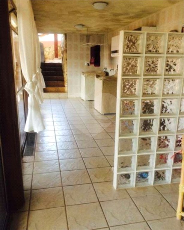 Sobrado à venda com 5 quartos, sendo 2 suítes, em Seerra da Cantareira, Mairiporã, SP