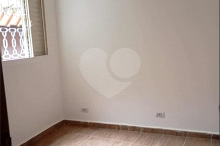Sobrado à venda com 3 quartos, sendo 1 suíte, em Jardim Las Vegas, Santo André, SP