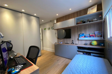 Apartamento à venda com 3 suítes em Vila Suzana, São Paulo, SP