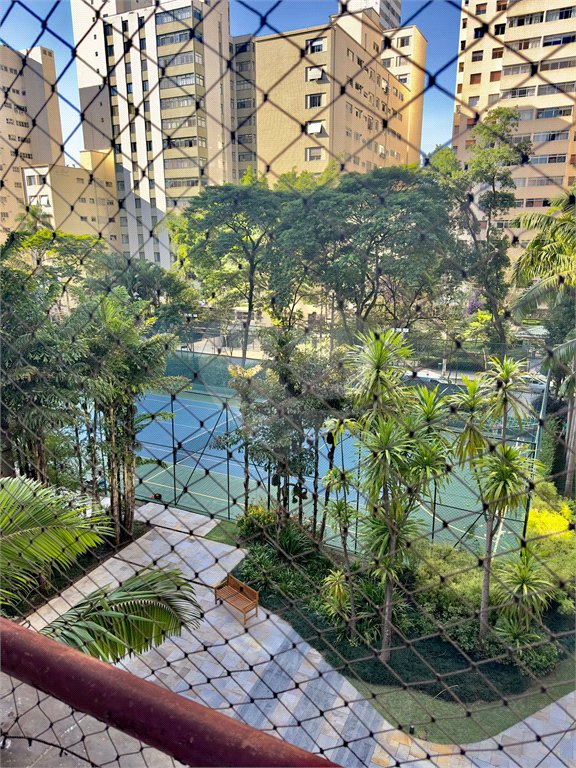 Apartamento à venda com 3 quartos, sendo 1 suíte, em Jardim Europa, São Paulo, SP