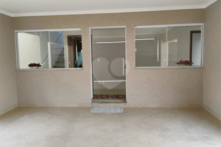 Sobrado à venda com 4 quartos, sendo 3 suítes,  em Jardim Marabá, Itapetininga, SP