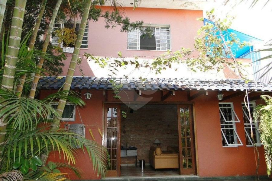 Casa Térrea à venda com 3 quartos, sendo 1 suíte, em Parque Peruche, São Paulo, SP