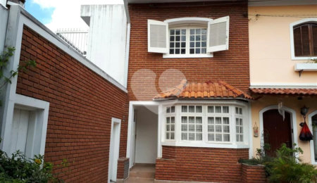 Casa de Vila à venda com 4 quartos, sendo 3 suítes,  em Chácara Santo Antônio, São Paulo, SP