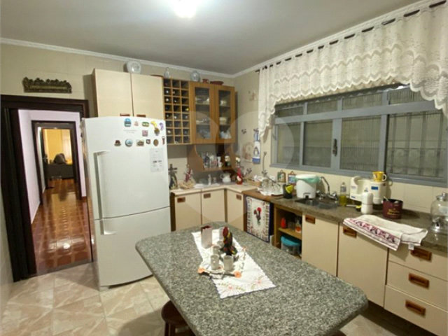 Sobrado à venda com 4 quartos, sendo 1 suíte,  em Artur Alvim, São Paulo, SP