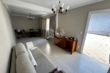 Casa à venda com 4 quartos, sendo 1 suíte, em Jardim das Samambaias, Jundiaí, SP