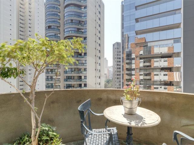 Apartamento à venda com 3 suítes em Campo Belo, São Paulo, SP