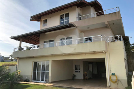 Casa à venda com 5 quartos, sendo 2 suítes, no condomínio Terras de Santa Izabel, Salto - SP