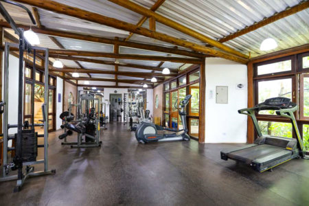Casa à venda com 4 quartos, sendo 2 suítes,  no condomínio Granja Vianna II, Cotia - SP