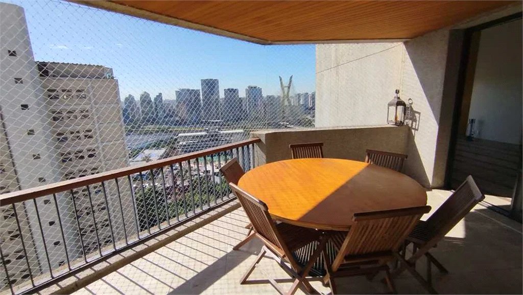 Duplex para alugar com 3 suítes em Real Parque, São Paulo, SP