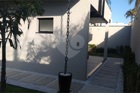 Casa à venda com 3 quartos, sendo 2 suítes,  em Nova Gardênia, Atibaia, SP