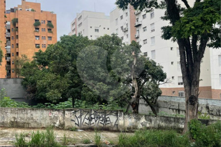 Terreno à venda em Jardim Guedala, São Paulo, SP