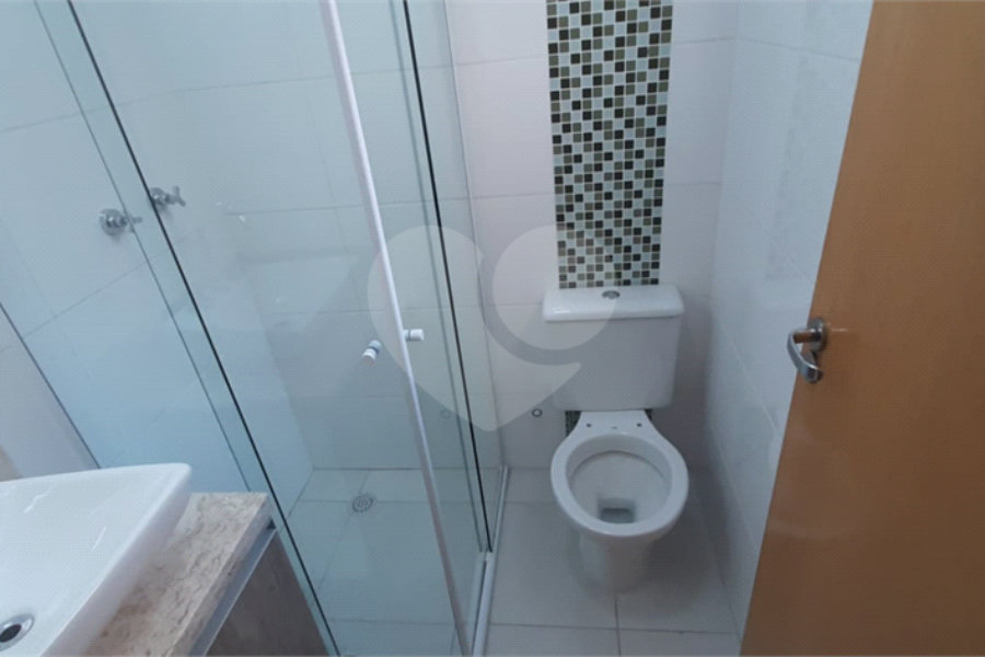 Casa à venda com 3 quartos, sendo 2 suítes, no condomínio Mário Araújo, São Paulo - SP