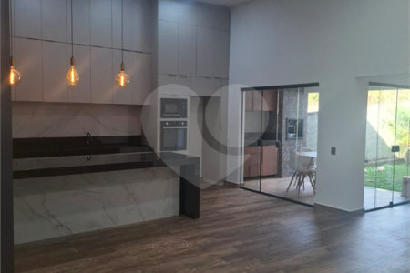 Casa à venda com 3 quartos, sendo 1 suíte, em Estância Comandante Barros, Jarinu, SP